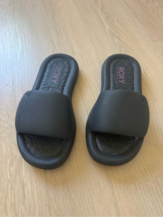 Roxy Shoes - Roxy Black Slide Sandals with Pink Logo